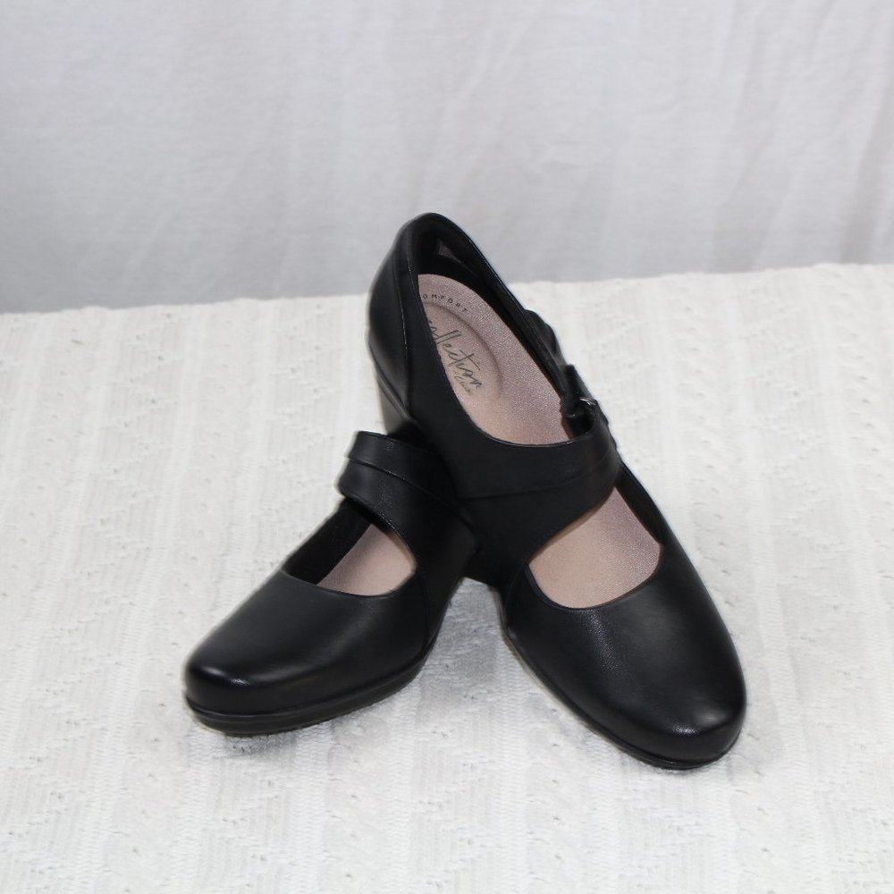 CLARK'S MARY JANE SHOES